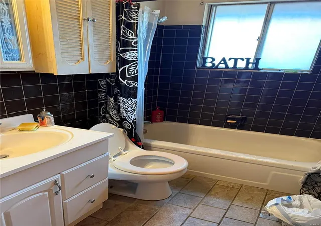 Photo 3 of Single family home for sale at 1149 Reale Ave, Saint Louis, MO 63138 | MLS# 25000517 | Listing updated on 2025-01-07