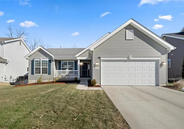 Photo 1 of Single family home for sale at 214 Hidden Bluffs Dr, Lake Saint Louis, MO 63367 | MLS# 25000529 | Listing updated on 2025-01-28
