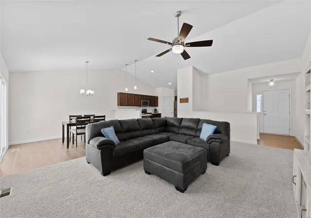 Photo 3 of Single family home for sale at 214 Hidden Bluffs Dr, Lake Saint Louis, MO 63367 | MLS# 25000529 | Listing updated on 2025-01-28