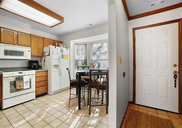 Photo 3 of Townhouse for sale at 1654 Florine Blvd #C, Saint Charles, MO 63303 | MLS# 25000533 | Listing updated on 2025-01-17