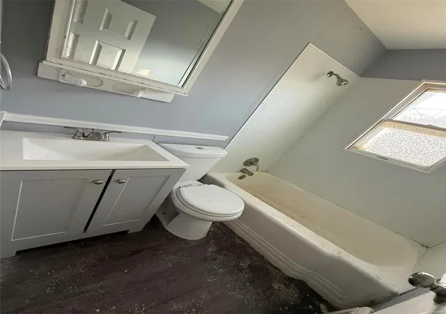 Photo 2 of Single family home for sale at 744 Kelvin Dr, Saint Louis, MO 63137 | MLS# 25000549 | Listing updated on 2025-01-07