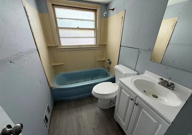 Photo 2 of Single family home for sale at 8605 Haltonia Ln, Saint Louis, MO 63134 | MLS# 25000550 | Listing updated on 2025-01-07