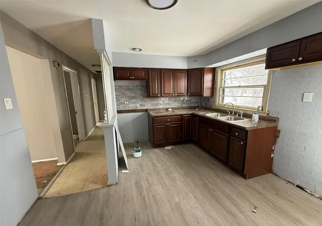 Photo 3 of Single family home for sale at 8605 Haltonia Ln, Saint Louis, MO 63134 | MLS# 25000550 | Listing updated on 2025-01-07