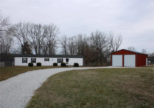 Photo 2 of Sale Pending at 12769 Monroe Road 643, Santa Fe, MO 65282 | MLS# 25000569 | Listing updated on 2025-03-09