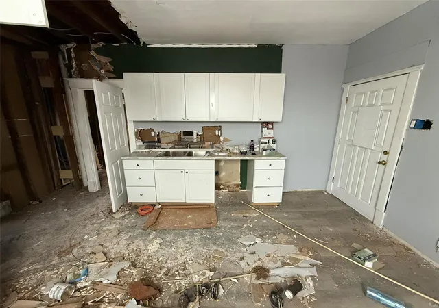 Photo 3 of Single family home for sale at 7209 Emma Ave, Saint Louis, MO 63136 | MLS# 25000575 | Listing updated on 2025-01-07