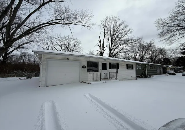 Photo 1 of Single family home for sale at 10126 Saffron Dr, Saint Louis, MO 63136 | MLS# 25000585 | Listing updated on 2025-01-07