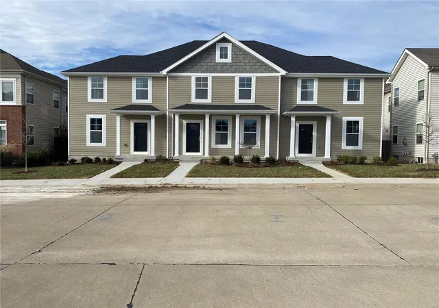 Townhouse for sale at 7123 Trainor Pl, Saint Louis, MO 63116 | MLS# 25000590