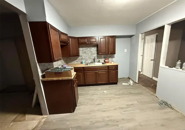 Photo 2 of Single family home for sale at 9967 Lanier Dr, Saint Louis, MO 63136 | MLS# 25000604 | Listing updated on 2025-01-07