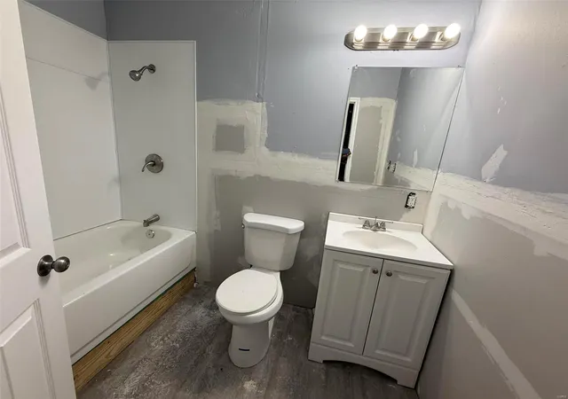 Photo 3 of Single family home for sale at 9967 Lanier Dr, Saint Louis, MO 63136 | MLS# 25000604 | Listing updated on 2025-01-07