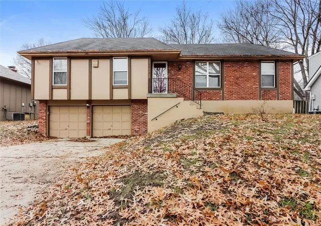 Photo 1 of Single family home for sale at 9012 Laurel Ave, Kansas City, MO 64138 | MLS# 25000613 | Listing updated on 2025-01-05
