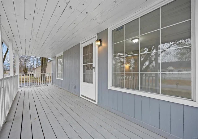 Photo 3 of Sale Pending at 2127 Lynn St, East Saint Louis, IL 62206 | MLS# 25000689 | Listing updated on 2025-03-19