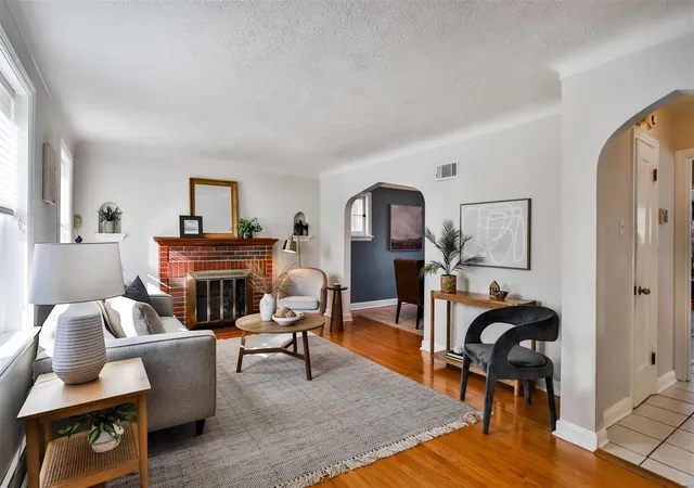Photo 3 of Sale Pending at 5731 Pernod Ave, Saint Louis, MO 63139 | MLS# 25000726 | Listing updated on 2025-03-14