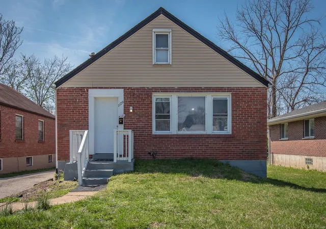 Photo 1 of Single family home for sale at 1179 Belrue Ave, Saint Louis, MO 63130 | MLS# 25000737 | Listing updated on 2025-04-02