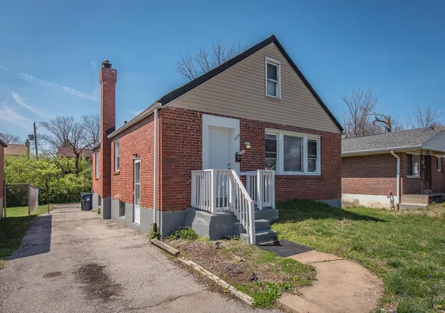 Photo 1 of Single family home for sale at 1179 Belrue Ave, Saint Louis, MO 63130 | MLS# 25000737 | Listing updated on 2025-04-02