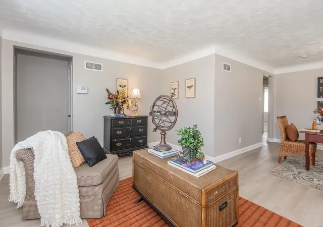 Photo 4 of Single family home for sale at 1179 Belrue Ave, Saint Louis, MO 63130 | MLS# 25000737 | Listing updated on 2025-04-02