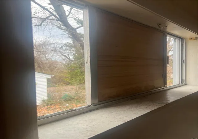 Photo 3 of Single family home for sale at 4318 Rozier Dr, Saint Louis, MO 63134 | MLS# 25000766 | Listing updated on 2025-01-06