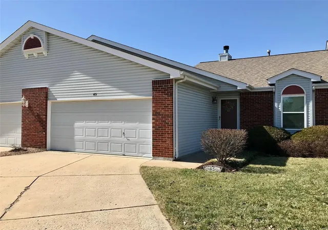 Photo 1 of Condo for sale at 45 Lienemann Ct, Saint Peters, MO 63303 | MLS# 25000787 | Listing updated on 2025-03-10
