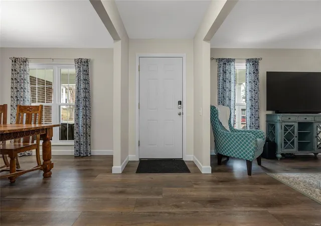 Photo 3 of Sale Pending at 13270 Greenbough Dr, Saint Louis, MO 63146 | MLS# 25000790 | Listing updated on 2025-03-03