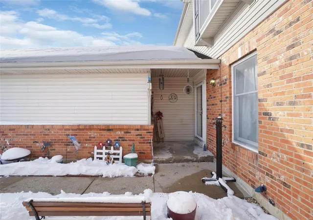 Photo 1 of Townhouse for sale at 215 Deer Holw Ct, O Fallon, MO 63366 | MLS# 25000794 | Listing updated on 2025-01-10