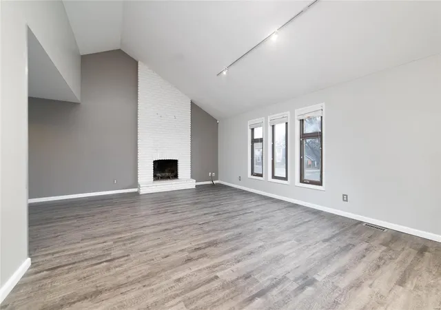 Photo 4 of Single family home for sale at 12853 Castleton Ct, Saint Louis, MO 63141 | MLS# 25000803 | Listing updated on 2025-01-09