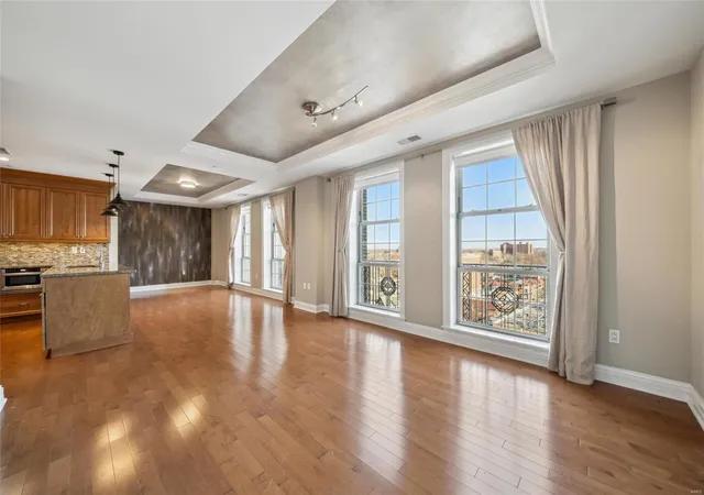 Photo 1 of Condo for sale at 232 N Kingshighway Blvd #1201, Saint Louis, MO 63108 | MLS# 25000826 | Listing updated on 2025-01-13