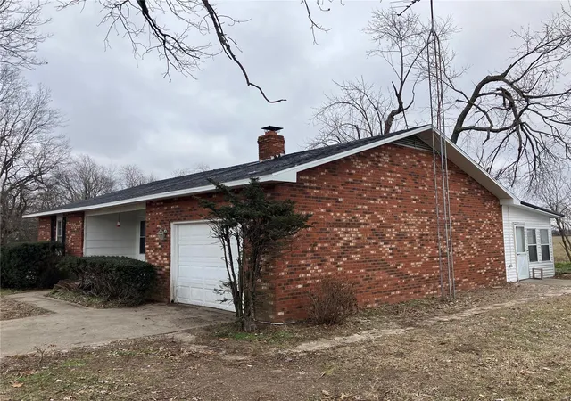 Photo 2 of Single family home for sale at 438 State Hwy 77, Charleston, MO 63834 | MLS# 25000841 | Listing updated on 2025-01-07