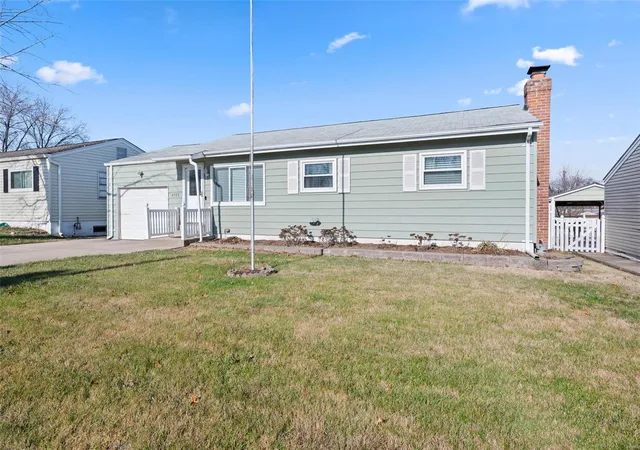 Photo 1 of Single family home for sale at 4135 Green Park Rd, Saint Louis, MO 63125 | MLS# 25000961 | Listing updated on 2025-01-08