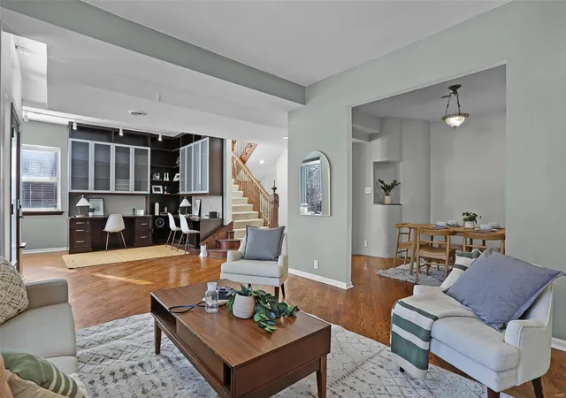 Photo 4 of Single family home for sale at 4358 Mcpherson, Saint Louis, MO 63108 | MLS# 25000984 | Listing updated on 2025-02-04