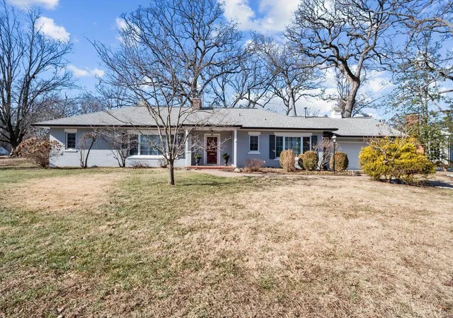 Photo 1 of Single family home for sale at 20 Taylor Woods Dr, Saint Louis, MO 63122 | MLS# 25000997 | Listing updated on 2025-01-30