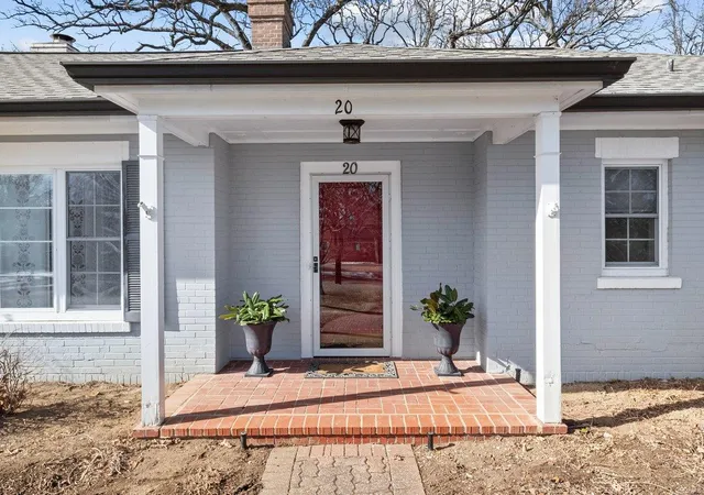 Photo 1 of Single family home for sale at 20 Taylor Woods Dr, Saint Louis, MO 63122 | MLS# 25000997 | Listing updated on 2025-01-30