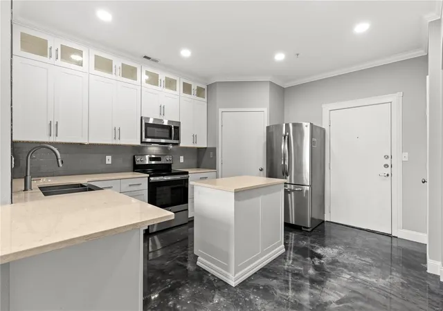 Photo 3 of Condo for sale at 200 S Kirkwood Rd #219, Saint Louis, MO 63122 | MLS# 25001013 | Listing updated on 2025-03-14