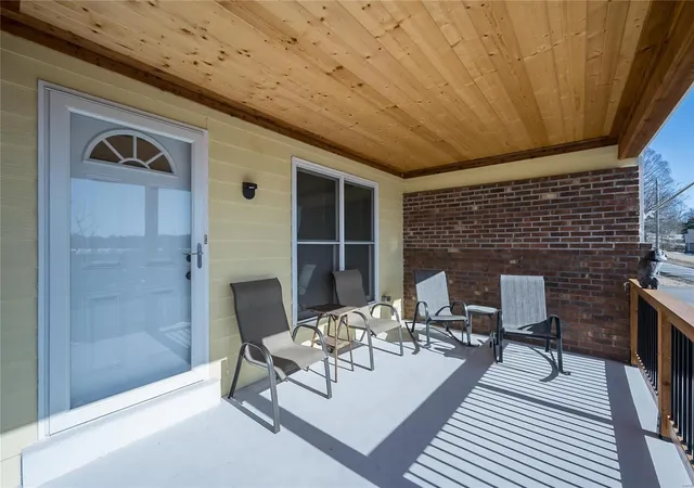 Photo 3 of Single family home for sale at 2915 Ozark Dr, Saint Louis, MO 63122 | MLS# 25001043 | Listing updated on 2025-03-15