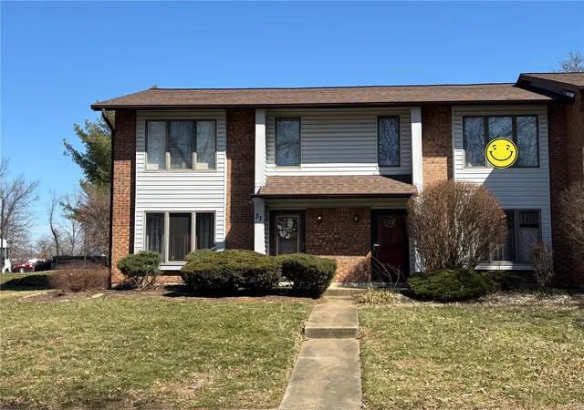 Photo 1 of Sale Pending at 33 Timberbrook Dr #C, Saint Peters, MO 63376 | MLS# 25001050 | Listing updated on 2025-03-16