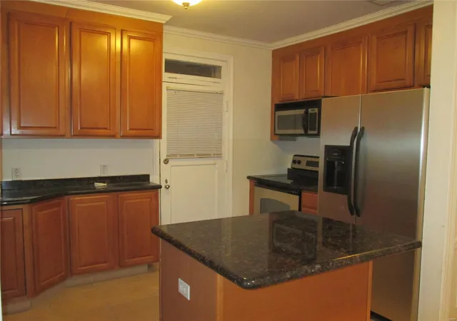 Photo 1 of Condo for sale at 7520 Oxford Dr #3E, Saint Louis, MO 63105 | MLS# 25001113 | Listing updated on 2025-01-23