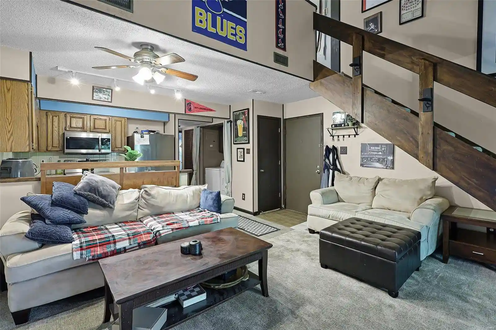 Listing Photo 2 - Condo for sale in 1329 Prospect Vlg Ln located at 1329 Prospect Vlg Ln, Ballwin, MO 63021 - Unit 1329 Prospect Village Ln