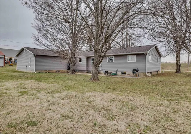 Photo 3 of Single family home for sale at 4929 Flt River Rd, Farmington, MO 63640 | MLS# 25001145 | Listing updated on 2025-01-08