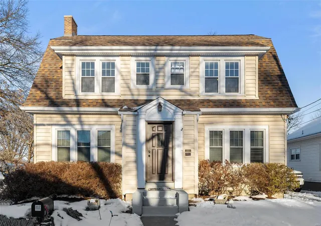 Photo 1 of Single family home for sale at 1524 Bennett Ave, Saint Charles, MO 63301 | MLS# 25001157 | Listing updated on 2025-01-16