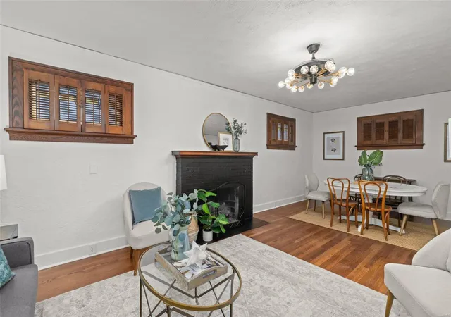 Photo 3 of Single family home for sale at 1524 Bennett Ave, Saint Charles, MO 63301 | MLS# 25001157 | Listing updated on 2025-01-16