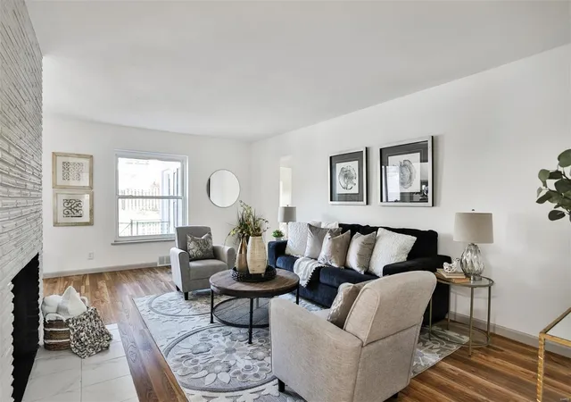 Photo 3 of Single family home for sale at 470 Burns Ave, Saint Louis, MO 63122 | MLS# 25001190 | Listing updated on 2025-01-09