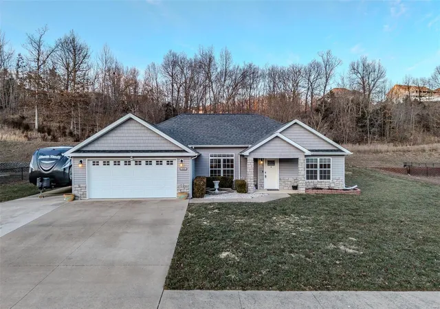 Photo 1 of Single family home for sale at 125 Sycamore Dr, Saint Robert, MO 65584 | MLS# 25001204 | Listing updated on 2025-01-21