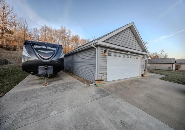 Photo 3 of Single family home for sale at 125 Sycamore Dr, Saint Robert, MO 65584 | MLS# 25001204 | Listing updated on 2025-01-21