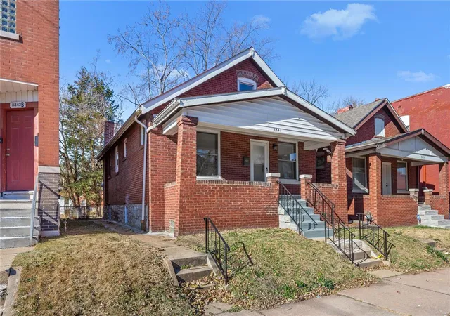 Photo 1 of Single family home for sale at 3841 Oregon Ave, Saint Louis, MO 63118 | MLS# 25001277 | Listing updated on 2025-03-13