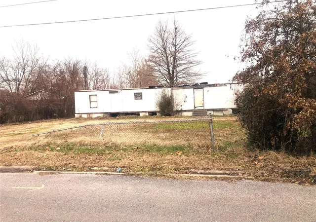 Homes for sale in New Madrid, MO | 136 E Francis, New Madrid, MO 63869 | MLS# 25001308