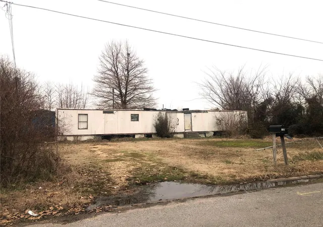Homes for sale in New Madrid, MO | 136 E Francis, New Madrid, MO 63869 | MLS# 25001308