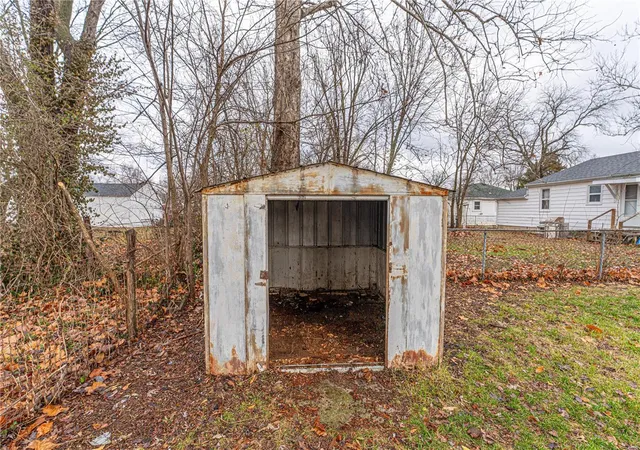Photo 21 of Single family home for sale at 911 Fairground St, Mexico, MO 65265 | MLS# 25001353 | Listing updated on 2025-01-17