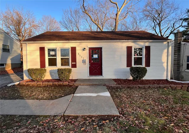 Photo 1 of Single family home for sale at 3222 W Tennyson Ave, Saint Louis, MO 63114 | MLS# 25001447 | Listing updated on 2025-01-10