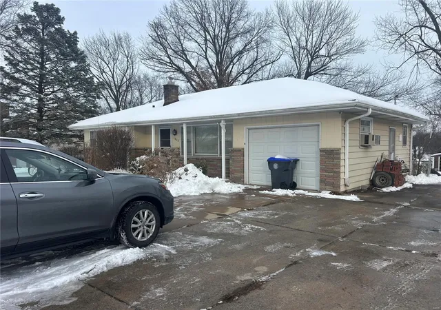 Photo 1 of Single family home for sale at 1806 Oak Tree St, Saint Peters, MO 63376 | MLS# 25001478 | Listing updated on 2025-01-10