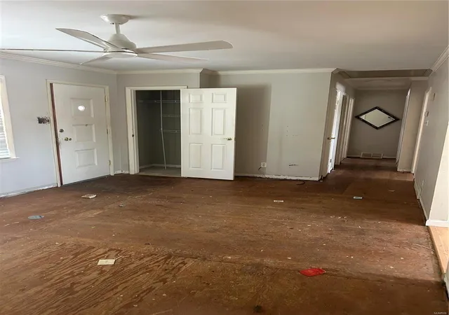 Photo 3 of Single family home for sale at 1806 Oak Tree St, Saint Peters, MO 63376 | MLS# 25001478 | Listing updated on 2025-01-10