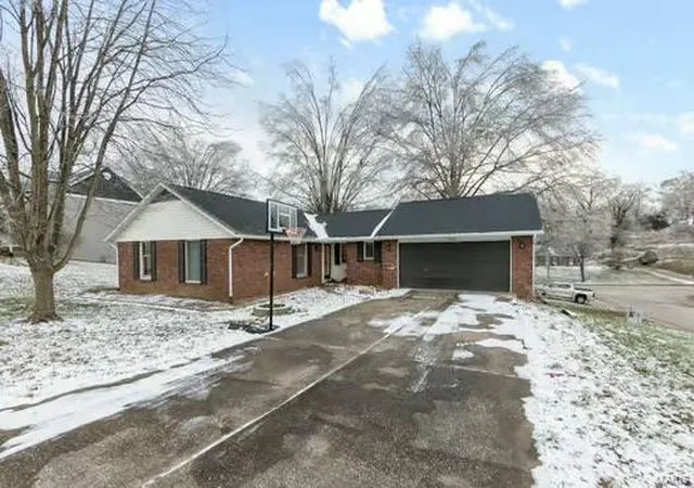Photo 1 of Single family home for sale at 1005 Leigh Ann Ct, Jackson, MO 63755 | MLS# 25001486 | Listing updated on 2025-01-10