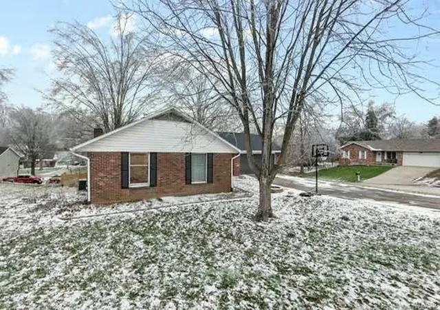 Photo 2 of Single family home for sale at 1005 Leigh Ann Ct, Jackson, MO 63755 | MLS# 25001486 | Listing updated on 2025-01-10